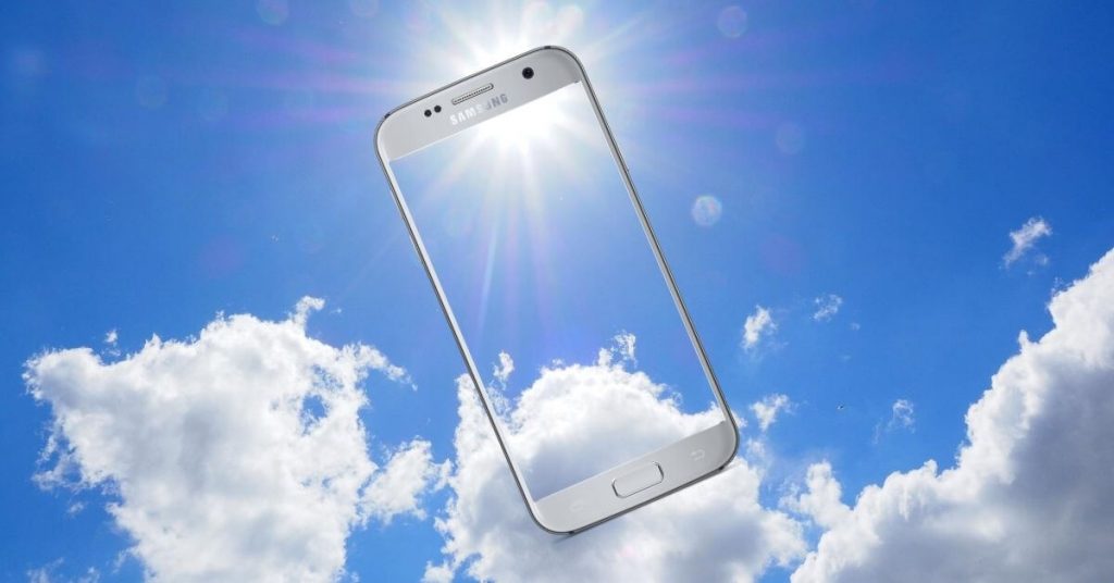 How to protect your smartphone from the heat - 5 tips.